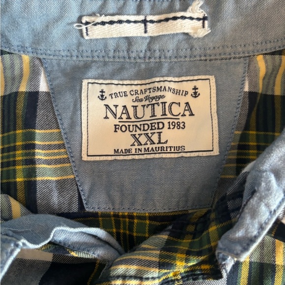 Nautica Men’s Short Sleeve Button Down Shirt. XXL. Navy/yellow/green plaid. - Picture 4 of 5